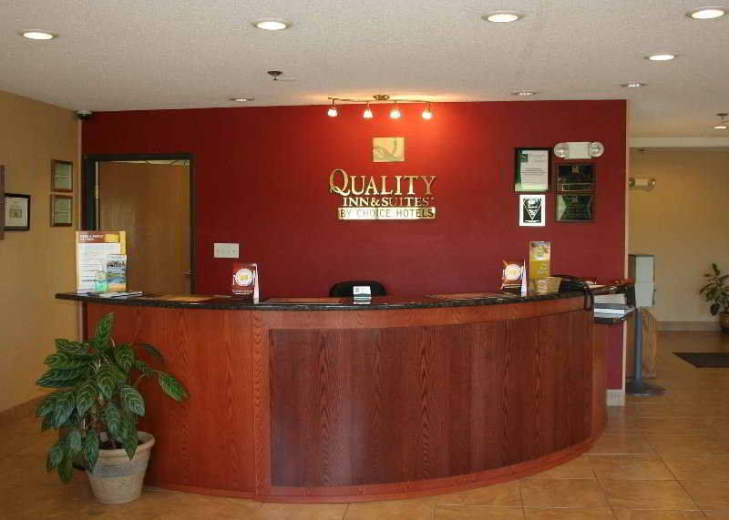 Quality Inn & Suites Menomonie Interior photo